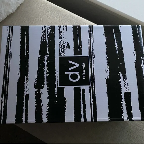 Rose Gold DBL BUCKLE UP Sz 9 CARTHER-RG-EO By Dolce Vita NWT - Picture 11 of 11